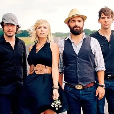 Drew Holcomb
